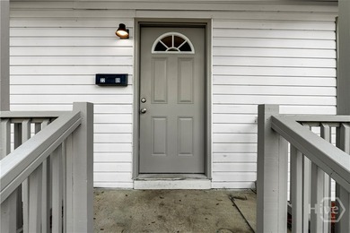 Remodeled 5 minuites to Downtown Savannah. 3 Bedroom 2 Full - photo 3