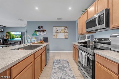 Built in 2018, this highly desirable D.R. Horton *Cali* floor - photo 22