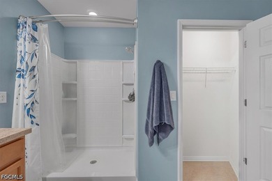 Built in 2018, this highly desirable D.R. Horton *Cali* floor - photo 33