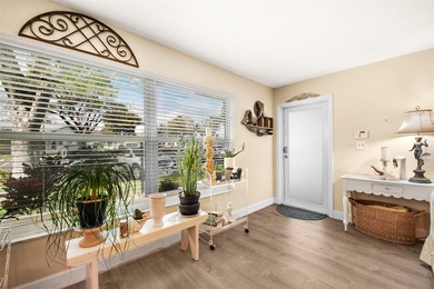 Lauderdale West, 55+ Community. Huge 1 bed/2 full bath - photo 4