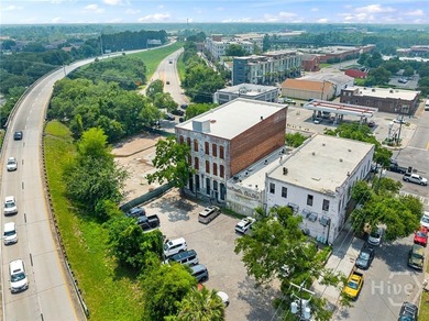 A rare Savannah opportunity ready for its next chapter. This - photo 5