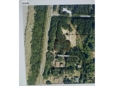 Welcome to this lovely 1/4 of an acre natural treed lot in close - photo 3