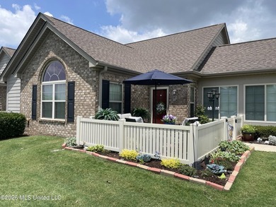 Located with beautiful views all around! The Oaks of Parkview