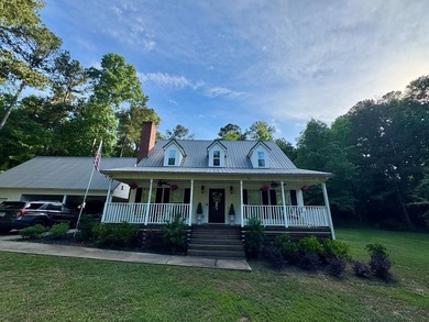 Welcome to 202 Commodore Drive in North Baldwin! This beautiful - photo 1