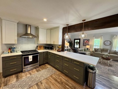 Welcome to 202 Commodore Drive in North Baldwin! This beautiful - photo 9
