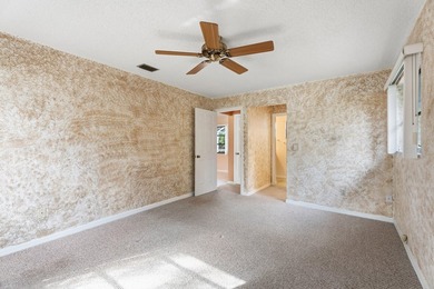The seller is offering a $10,000 credit! Welcome home to - photo 21