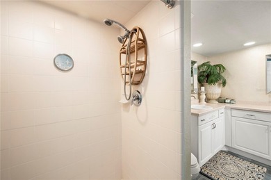 $10K PRICE REDUCTION! FURNISHED 2-BEDROOM, 2-BATH THIRD-FLOOR - photo 32