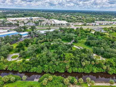 Located directly on the highly traveled Tamiami Trail (U.S. 41) - photo 13