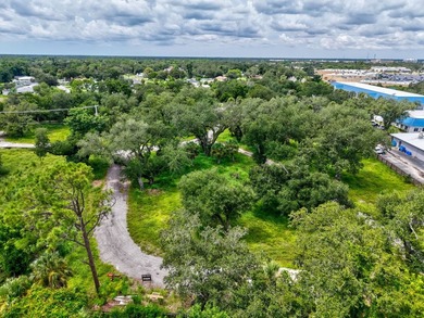 Located directly on the highly traveled Tamiami Trail (U.S. 41) - photo 15