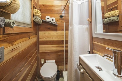 Welcome to Your New Haven! Nestled on a peaceful, forested road - photo 17