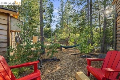 Welcome to Your New Haven! Nestled on a peaceful, forested road - photo 24