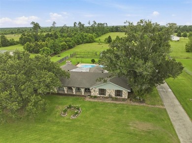 Escape to your own private retreat with this exceptional - photo 31