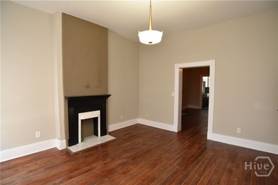 Spectacular historic townhome in the heart of Savannah! This - photo 3