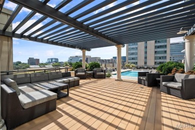 Located on the 7th Floor this 2 Bed, 2 Full Bath unit is located