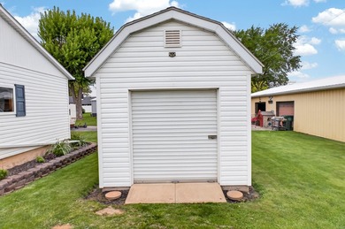 Here is the home you have been looking for! Immaculately kept - photo 38