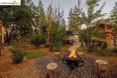 Welcome to Your New Haven! Nestled on a peaceful, forested road - photo 48