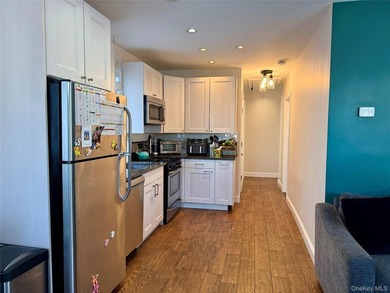 East Rockaway: Bay Park, Renovated Bungalow with 2 Bedrooms, 1 - photo 6