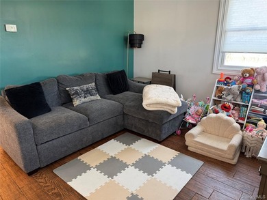 East Rockaway: Bay Park, Renovated Bungalow with 2 Bedrooms, 1 - photo 8