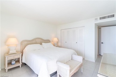 Beachfront condo with 2 bedrooms and 2 bathroom. Spectacular - photo 15