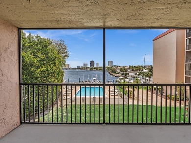 Imagine waking up to gentle waterfront breezes and spectacular - photo 16