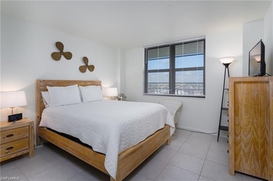Beachfront condo with 2 bedrooms and 2 bathroom. Spectacular - photo 18