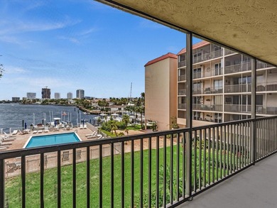 Imagine waking up to gentle waterfront breezes and spectacular - photo 18