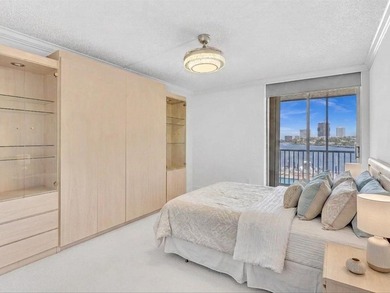 Imagine waking up to gentle waterfront breezes and spectacular - photo 28