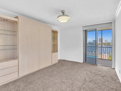 Imagine waking up to gentle waterfront breezes and spectacular - photo 29