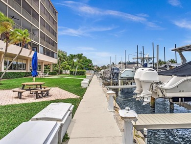 Imagine waking up to gentle waterfront breezes and spectacular - photo 36