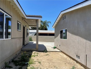 Discover the Perfect Home in Santa Ana! Don't miss this - photo 6