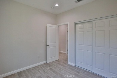 Discover the Perfect Home in Santa Ana! Don't miss this - photo 9