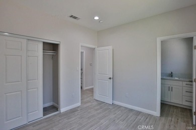 Discover the Perfect Home in Santa Ana! Don't miss this - photo 10