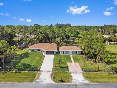 Rare opportunity to own a versatile multi-generational or - photo 2