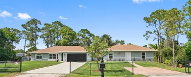 Rare opportunity to own a versatile multi-generational or - photo 3