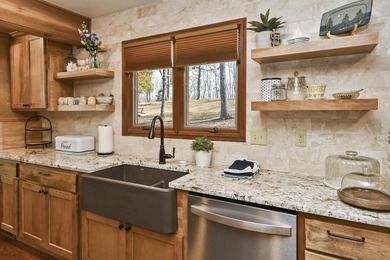 Lakefront, lake view, boat slip available and meticulously - photo 12