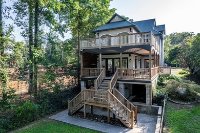 Stunning house on Lake Sinclair! This move in ready property has - photo 2