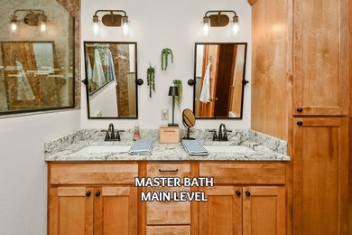 Lakefront, lake view, boat slip available and meticulously - photo 25