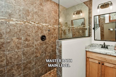 Lakefront, lake view, boat slip available and meticulously - photo 26