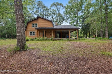 Log-style home on 3.1 country acres in Woolmarket. 3 bed, 2.5 - photo 1