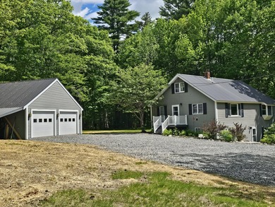 Amazing 4 bedroom , completely furnished! Lots of privacy and - photo 1