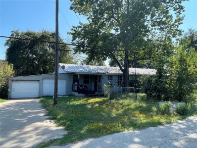 Lake Home For Sale in Purdon, Texas