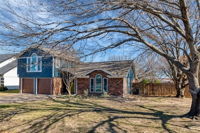 Lake Grapevine Home For Sale in Roanoke Texas