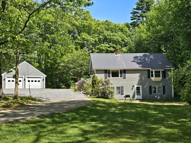 Amazing 4 bedroom , completely furnished! Lots of privacy and - photo 3