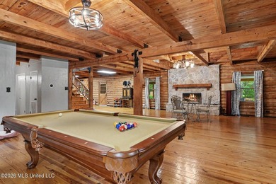 Log-style home on 3.1 country acres in Woolmarket. 3 bed, 2.5 - photo 4