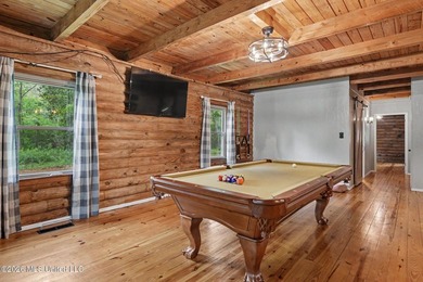 Log-style home on 3.1 country acres in Woolmarket. 3 bed, 2.5 - photo 5