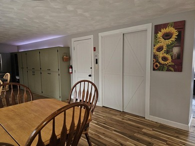 Amazing 4 bedroom , completely furnished! Lots of privacy and - photo 5