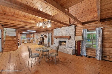 Log-style home on 3.1 country acres in Woolmarket. 3 bed, 2.5 - photo 7