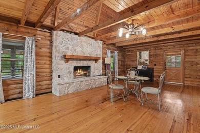 Log-style home on 3.1 country acres in Woolmarket. 3 bed, 2.5 - photo 8