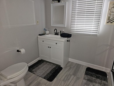 Amazing 4 bedroom , completely furnished! Lots of privacy and - photo 8