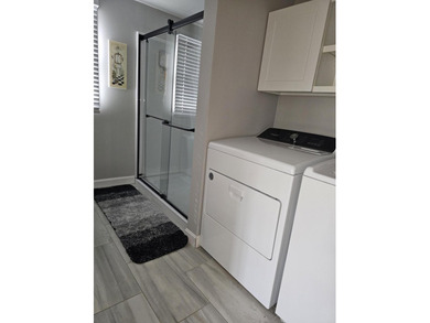 Amazing 4 bedroom , completely furnished! Lots of privacy and - photo 10